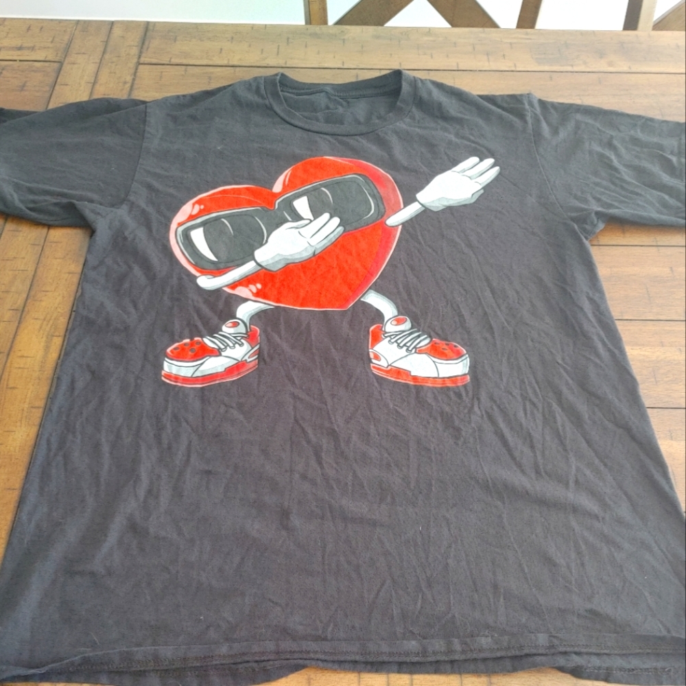 Dabbing Heart Graphic Tee